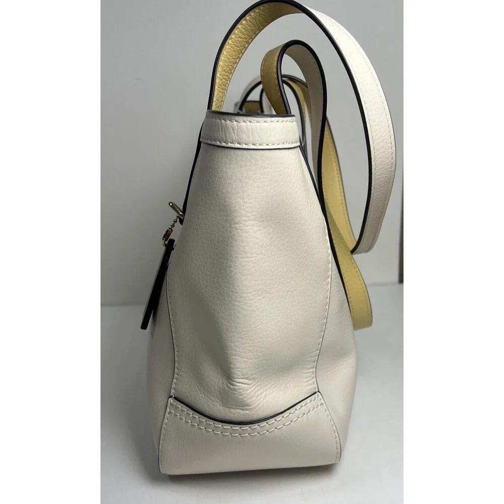 Coach C4062 Leather Tote Bag 27 Chalk/Vanilla Cream Color w/Horse & Carriage Med